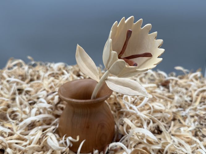 Blume aus Holz