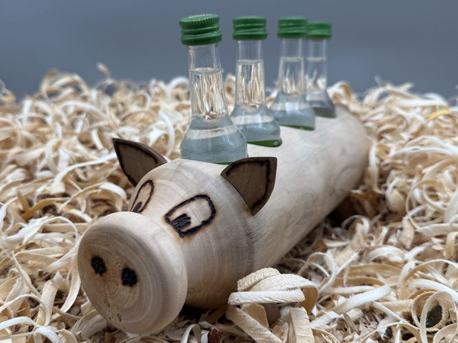 Wildschwein aus Holz mit Einsätzen für 4 Wodkaflaschen